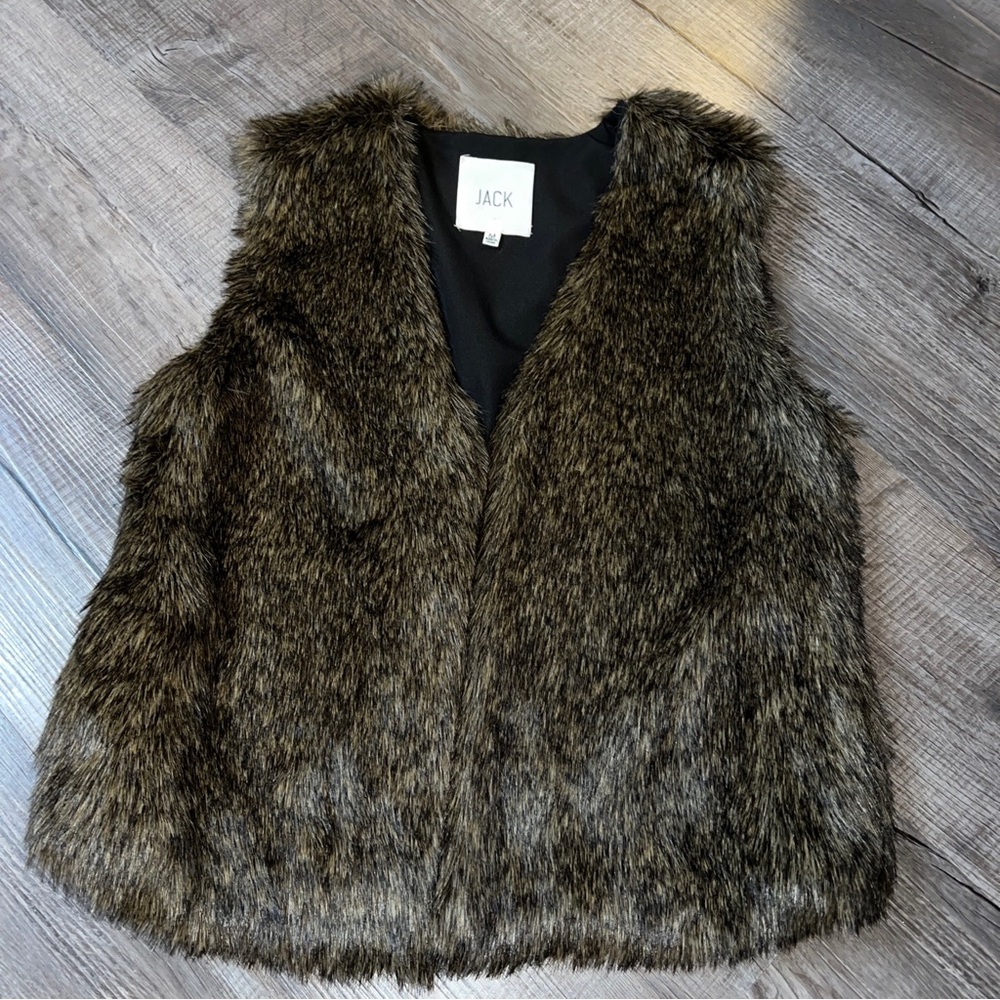 JACK By BB Dakota Womens Faux Fur Vest Brown Lined V Neck M Soft Versatile EUC